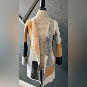Warm cardigan with pockets!